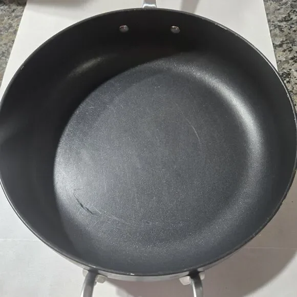 All-Clad HA1 Expert 4-Qt/3.8L Nonstick Sauté Pan - Induction & Oven Safe - Black - Picture 2 of 12
